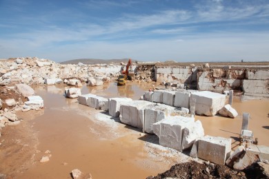 محجر الترافرتين الخفيف في Karaman  